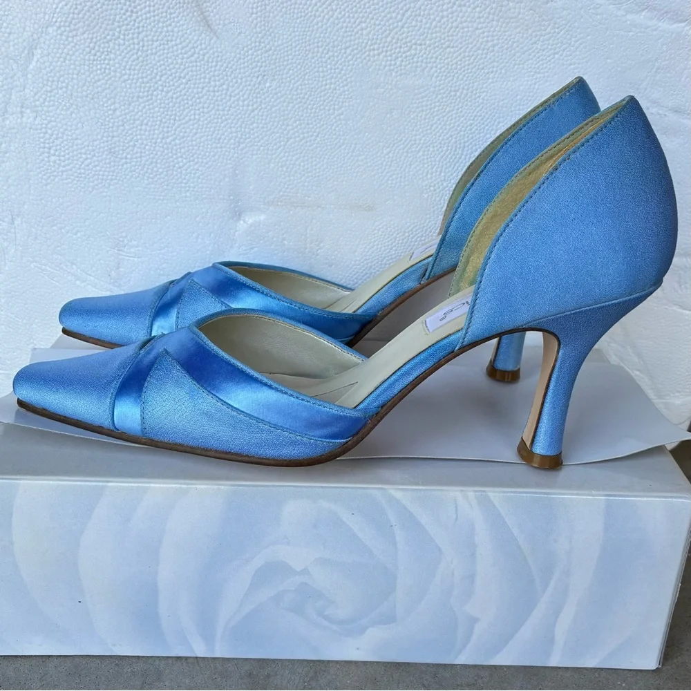Coloriffics Elegant Blue Satin Women's Closed Toe Heels 8 medium